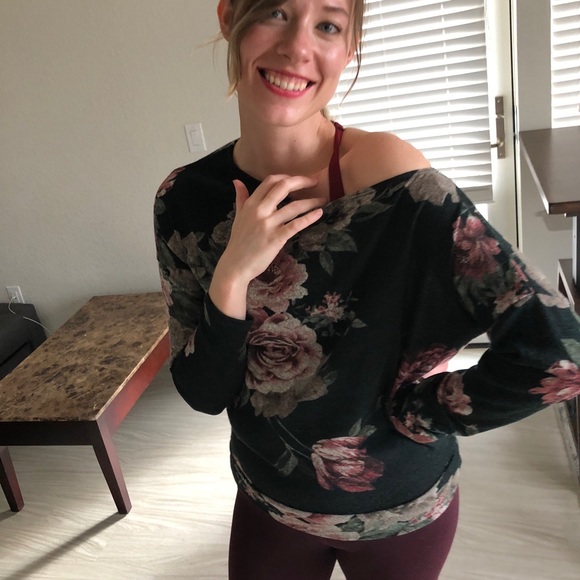😻Last Large! Green Floral Off Shoulder Sweater - Picture 5 of 8